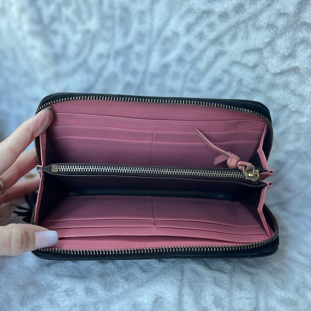 Bottega Veneta Black Long Zip Around Wallet with Pink Interior - Picture 3 of 12